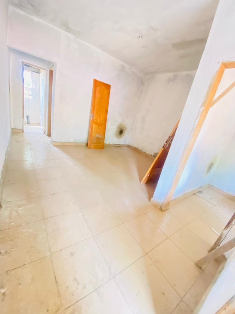 Studio neuf à Etoudi Moto 100F