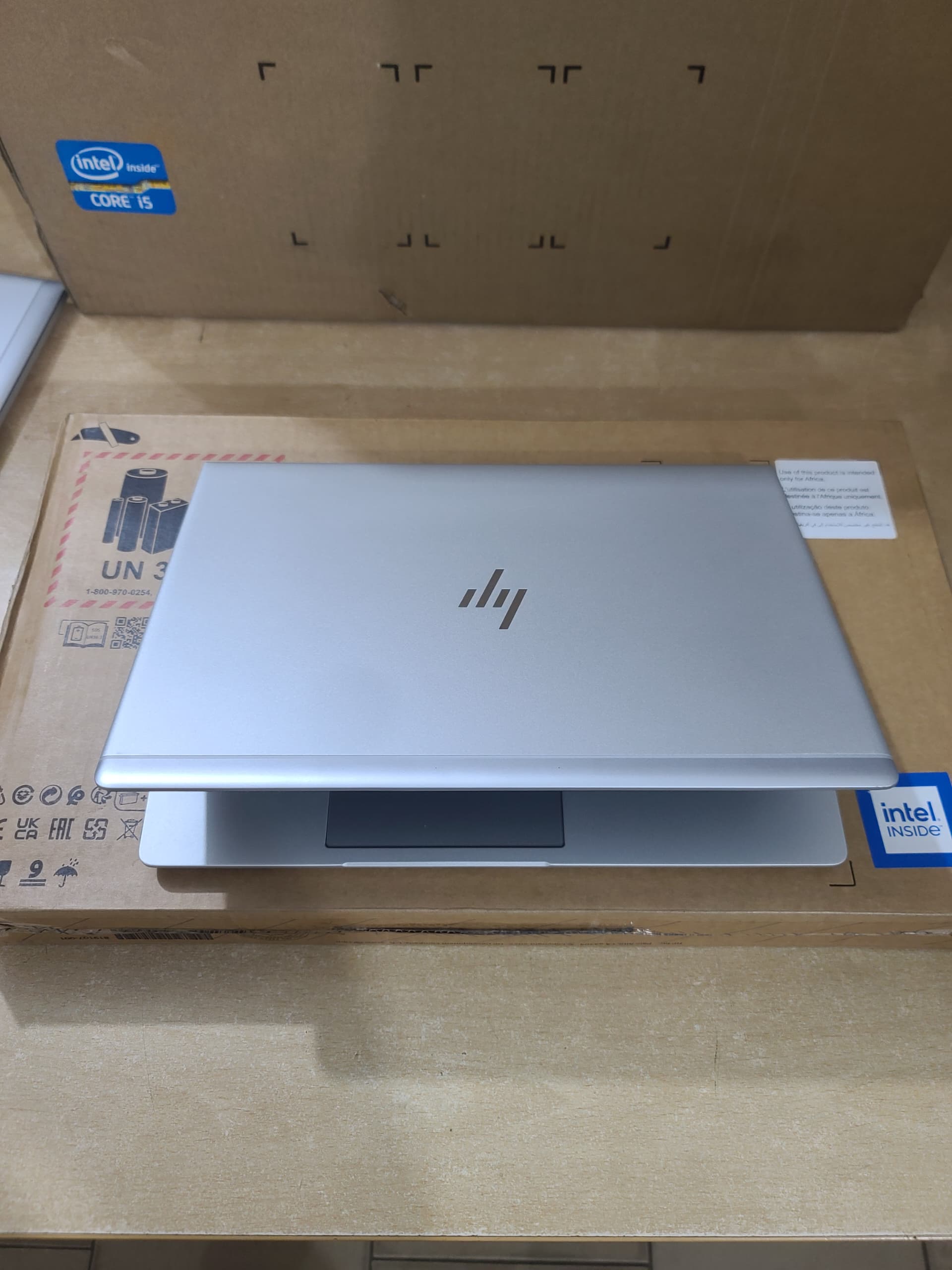 Hp elitebook 840G5 core i5 venus état neuf de 8ème génération Hp elitebook 840G5 core i5 venus état neuf de 8ème génération