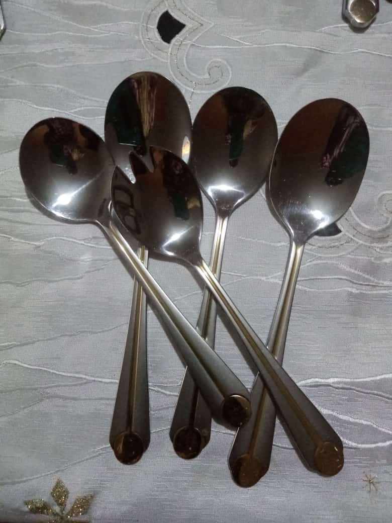 Service VARAGUEN de 79 pièces