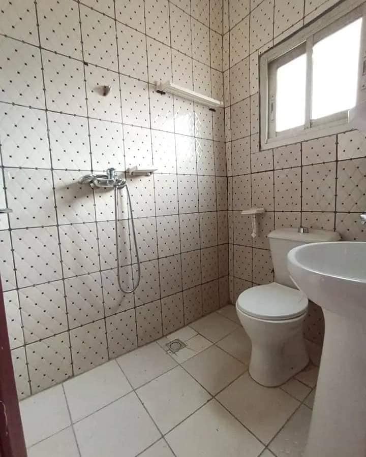 Appartement propre avec eau chaude parking à Santa Barbara.