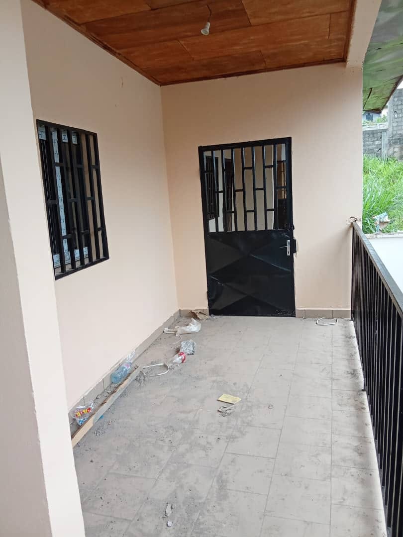 Appartement neuf avec forage parking à Ahala Diderot