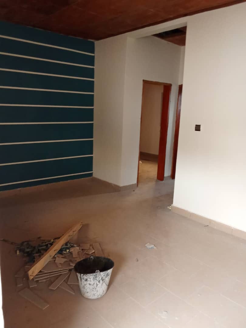 Appartement neuf avec forage parking à Ahala Diderot