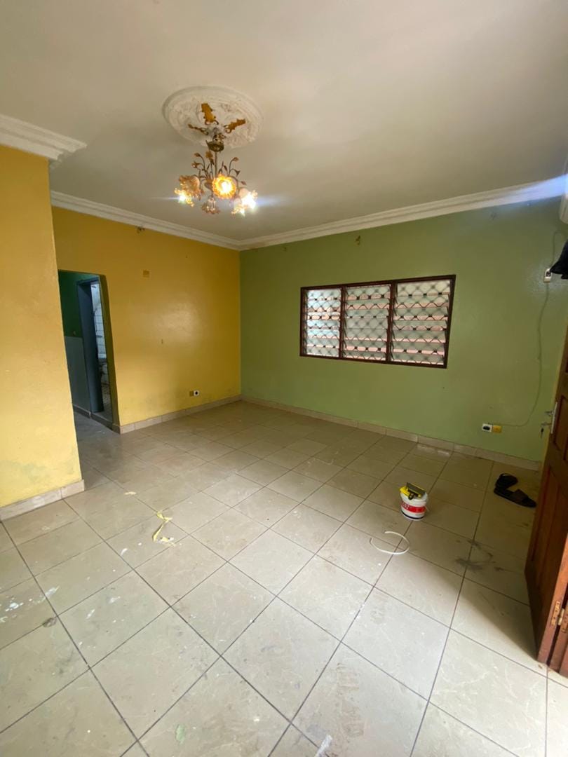 Appartement à louer à Odza..