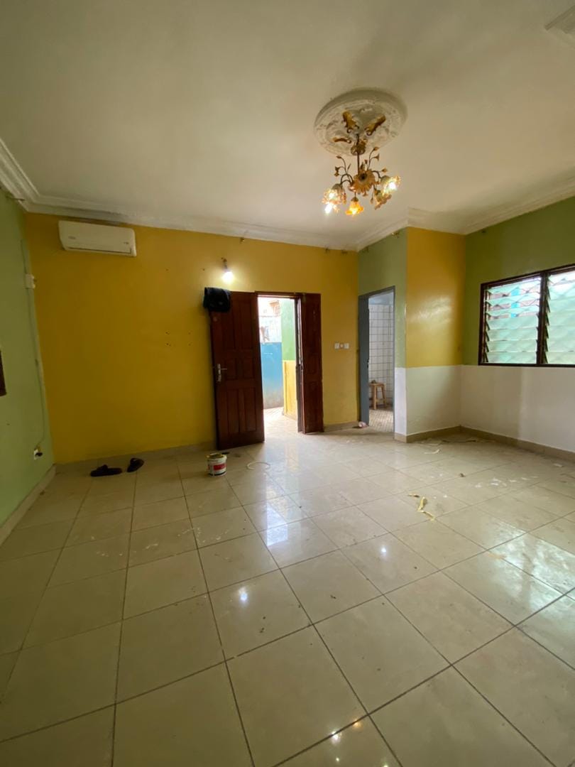 Appartement avec parking à Obobogo