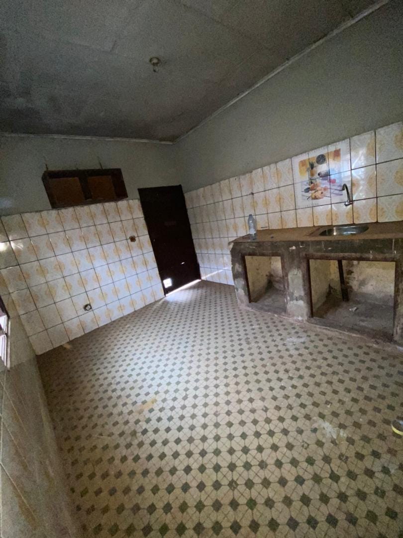 Villa avec parking forage à parking à Damas.