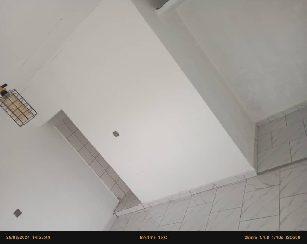 studio neuf à Odza Happy.