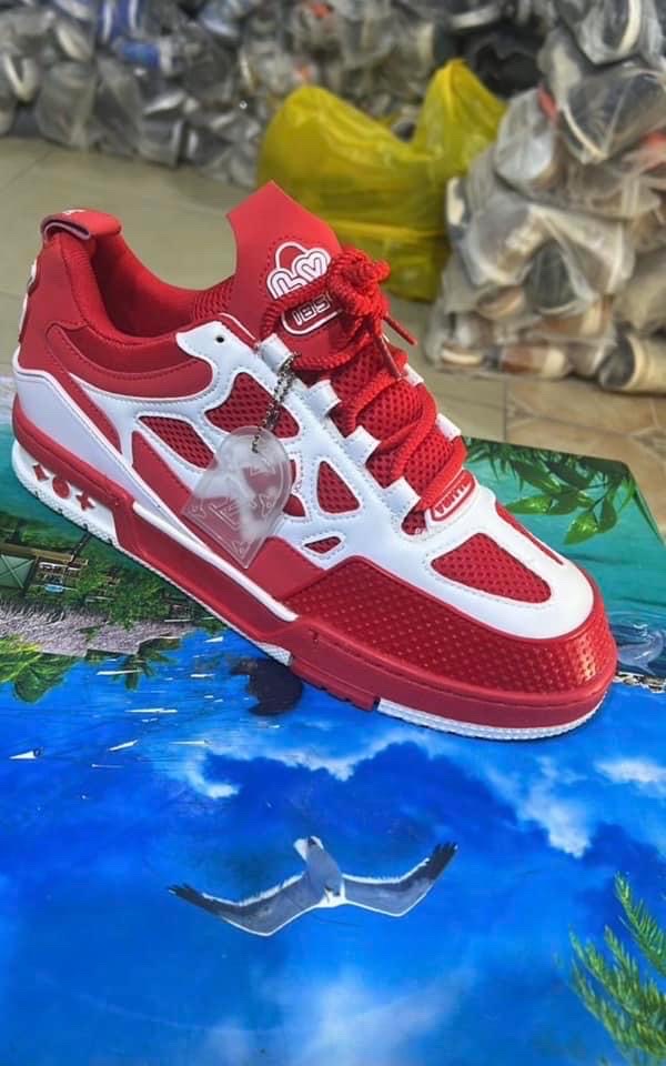 Disponible pour vos touts vos accessoires de vêtements ´basket et tout livraison possible