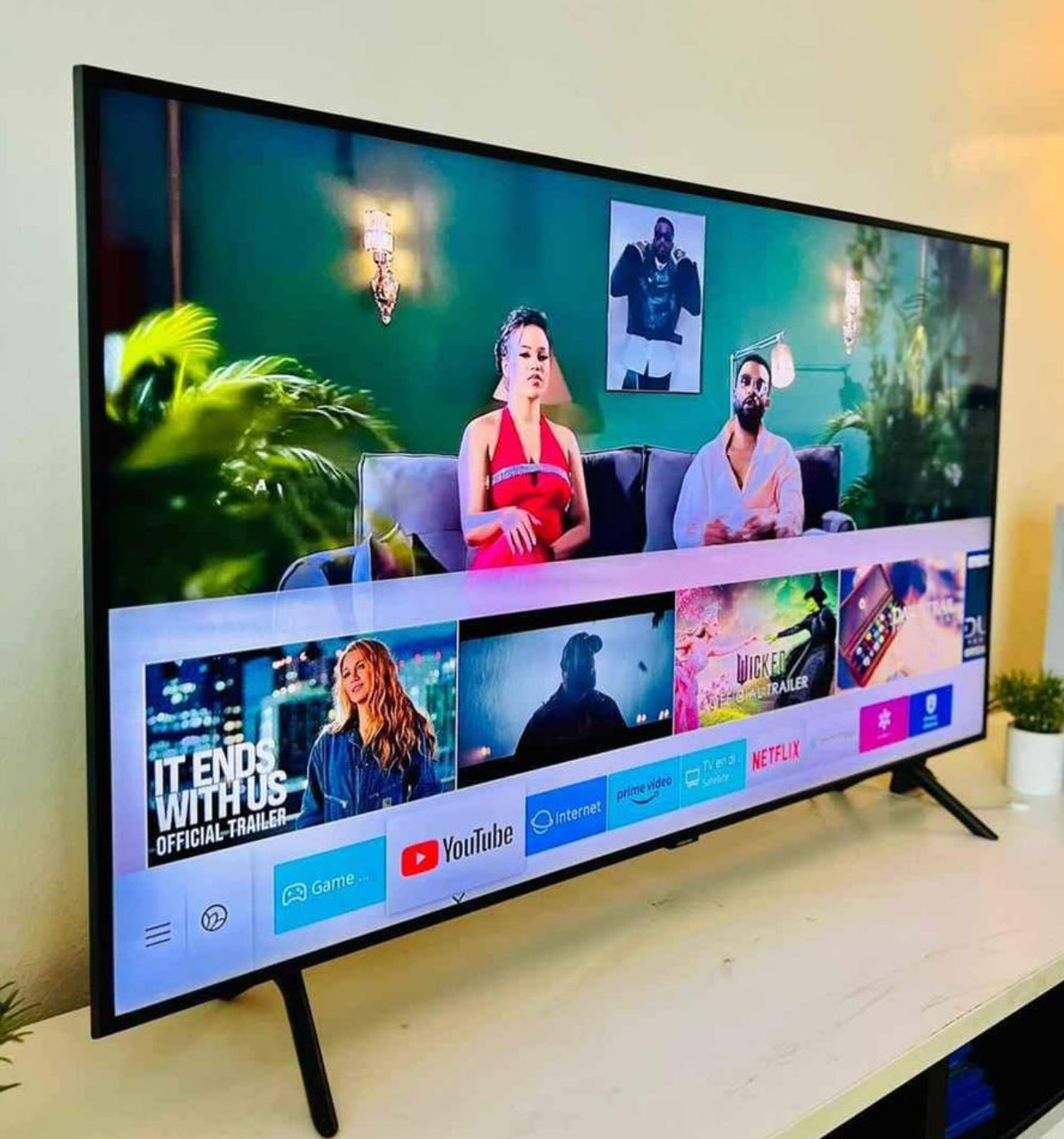 Promotion des Tv original UHD 4k SLIM SANS BORDURE 2024 avec 8go . IA intégrée