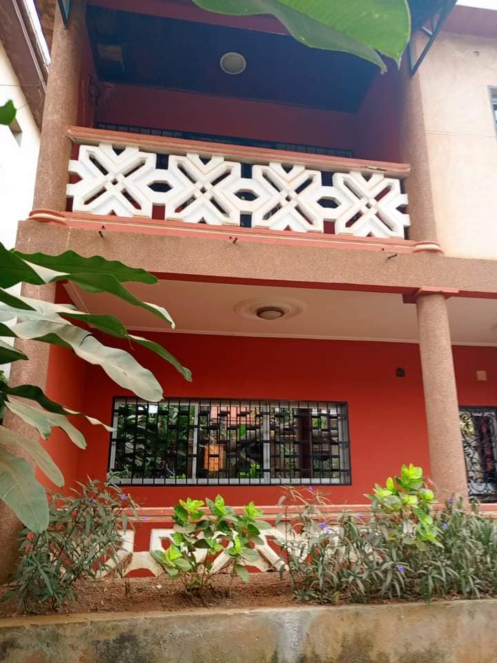 duplex titré à vendre à l'omnisport.