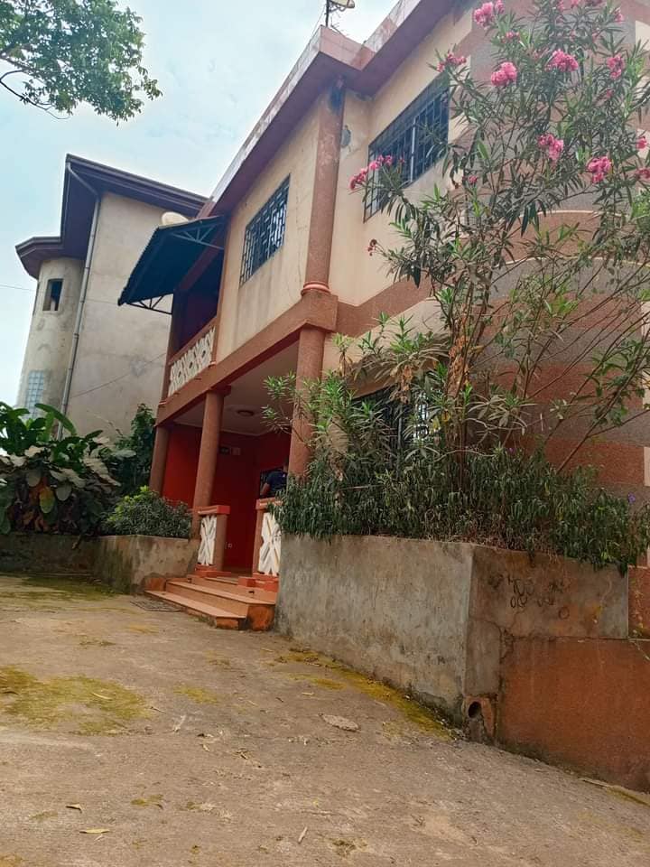 duplex titré à vendre à l'omnisport.