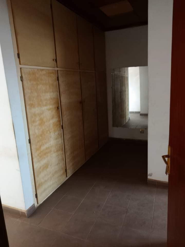 duplex titré à vendre à l'omnisport.