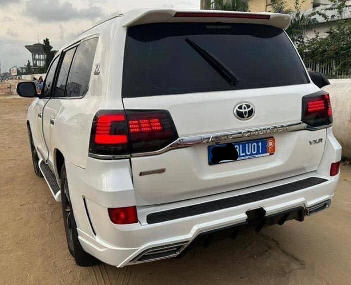 TOYOTA LAND CRUISER 2017