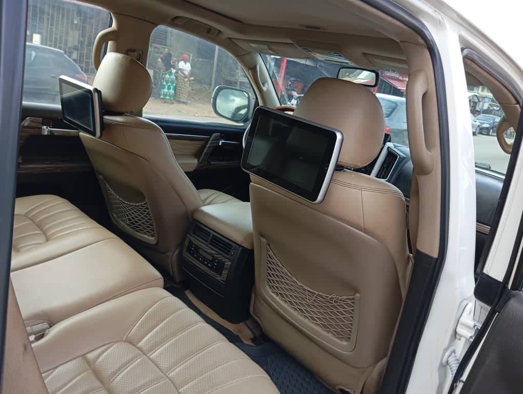 TOYOTA LAND CRUISER 2017