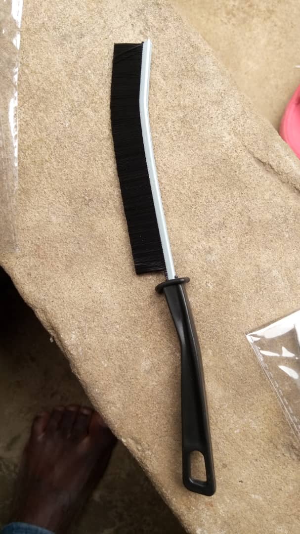 Brosse de nettoyage multifonction