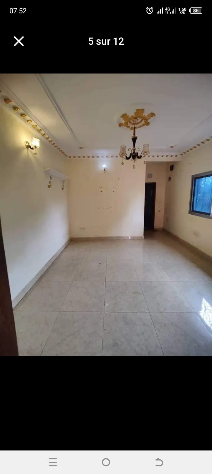 Studio neuf avec parking forage à Nkozoa