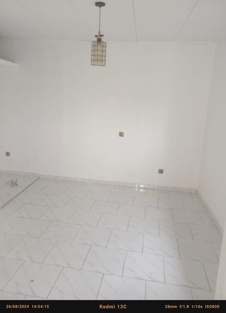 studio à louer à Odza Happy.