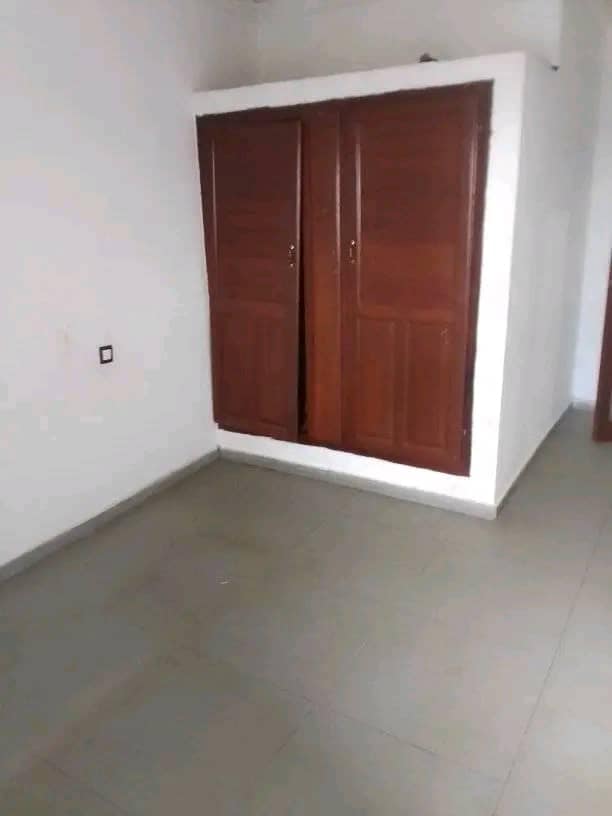 Appartement avec parking à Titi garage