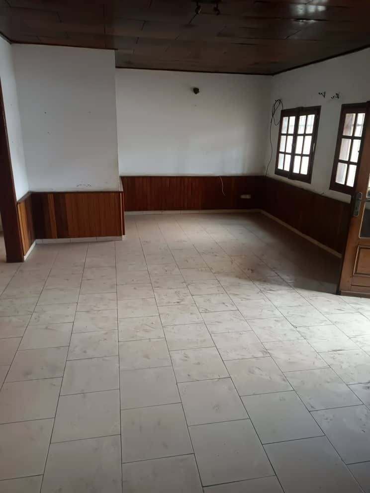 Appartement avec parking à Bastos