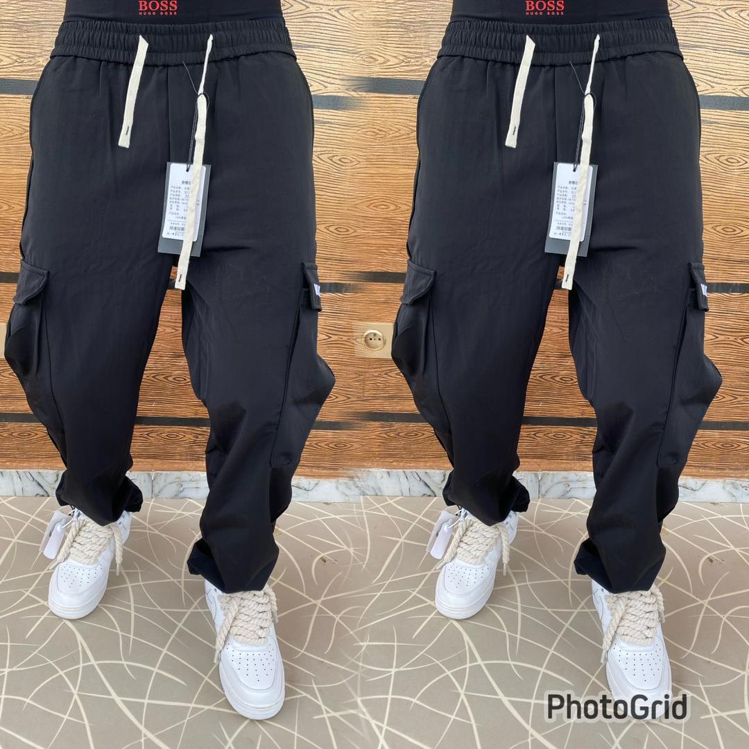 À vendre pantalon cargo et chaussures à des prix moins cher