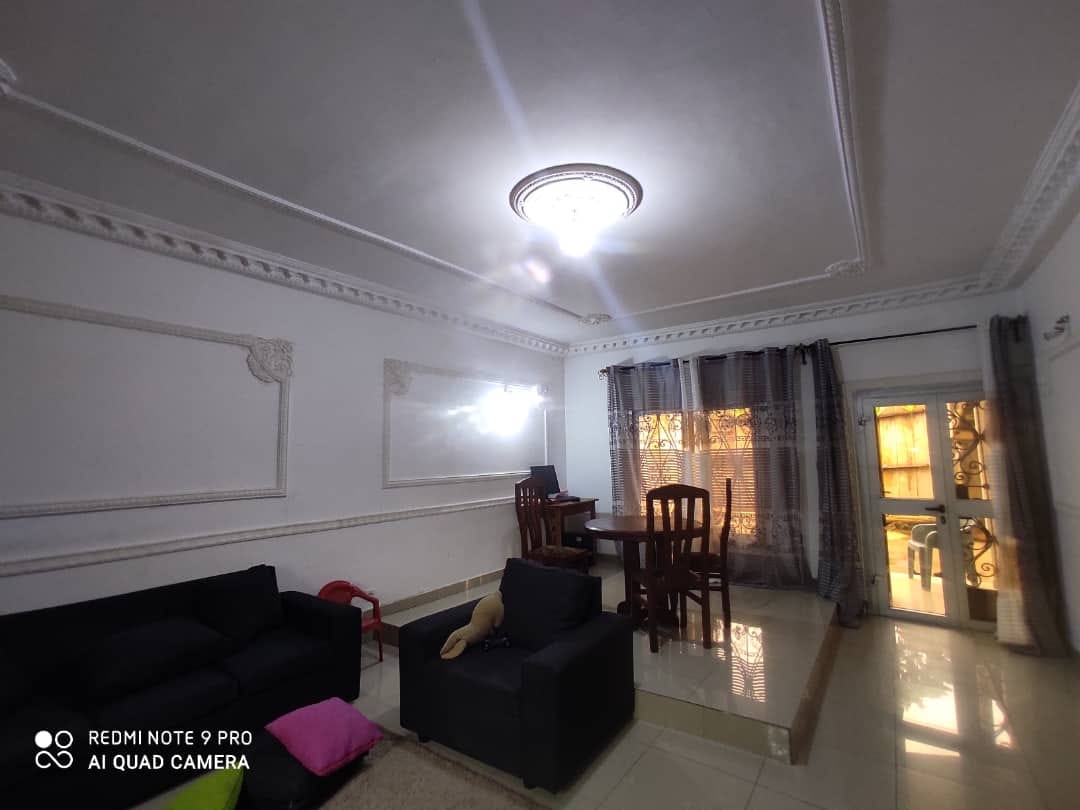 appartement avec forage parking à Nkoabang