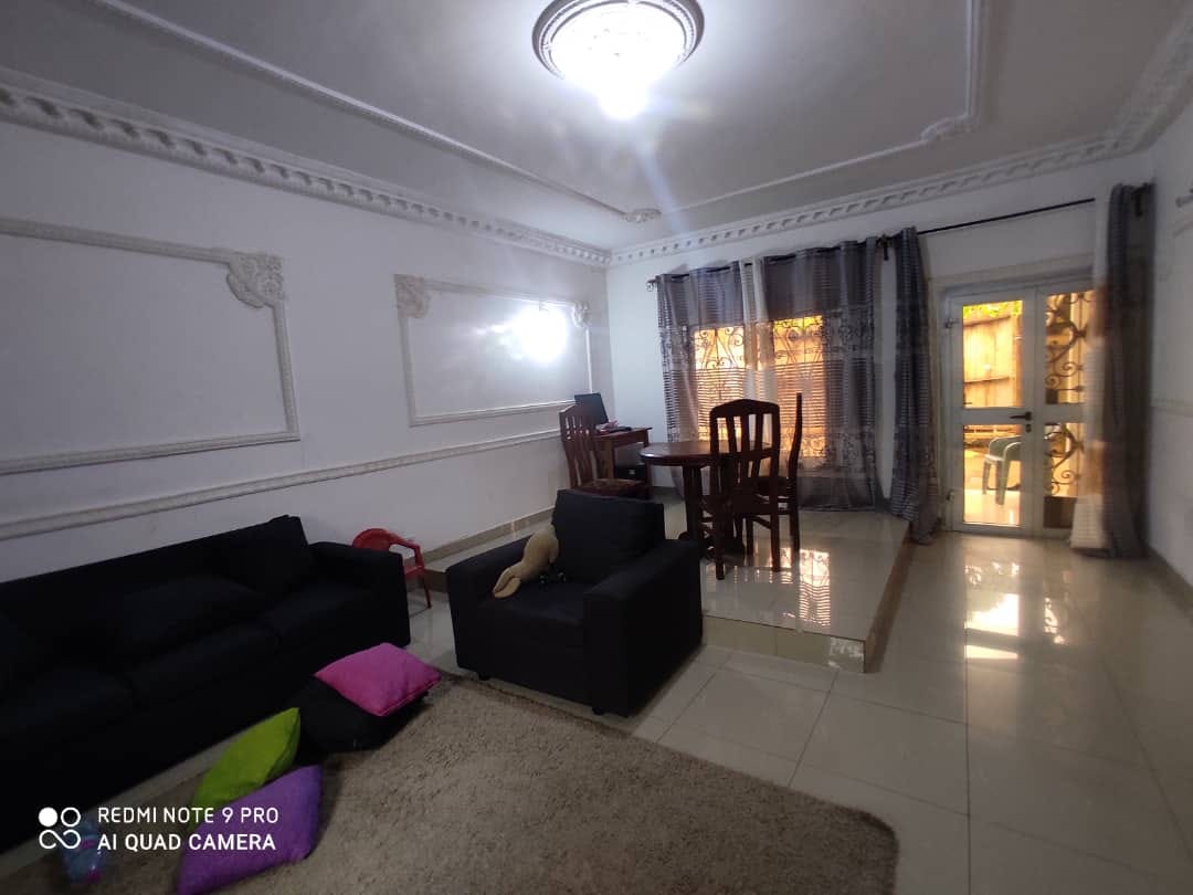 appartement avec forage parking à Nkoabang