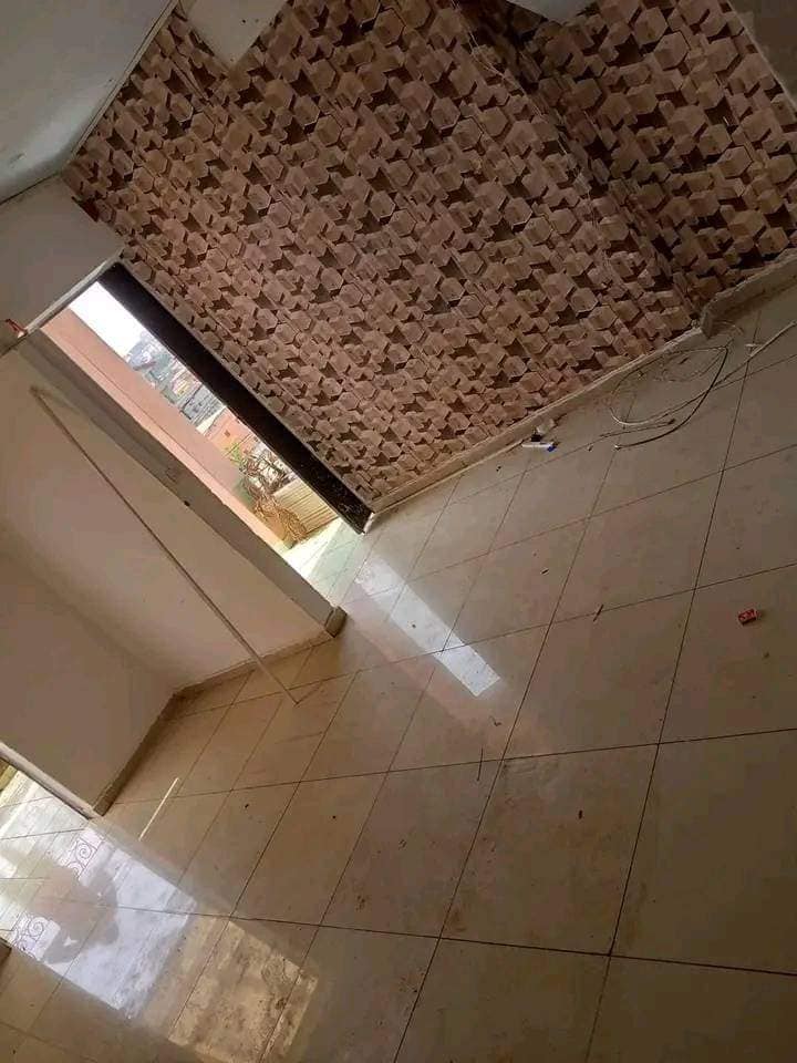 Appartement pour bureaux en bordure de route à Omnisports