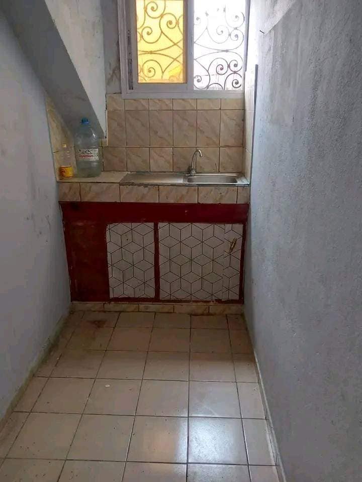 Appartement pour bureaux en bordure de route à Omnisports