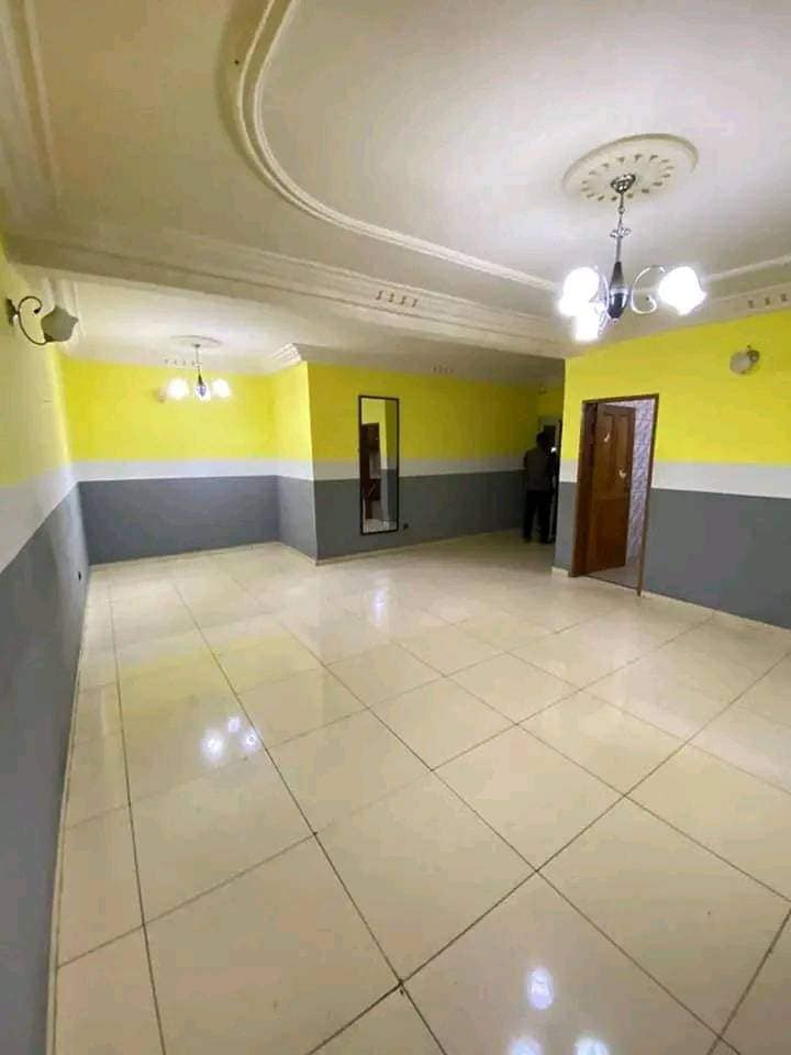 Joli appartement avec gardien parking à Nsimeyong