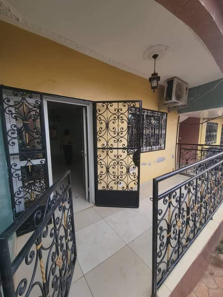 Joli appartement avec clim eau chaude forage parking à Fougerole