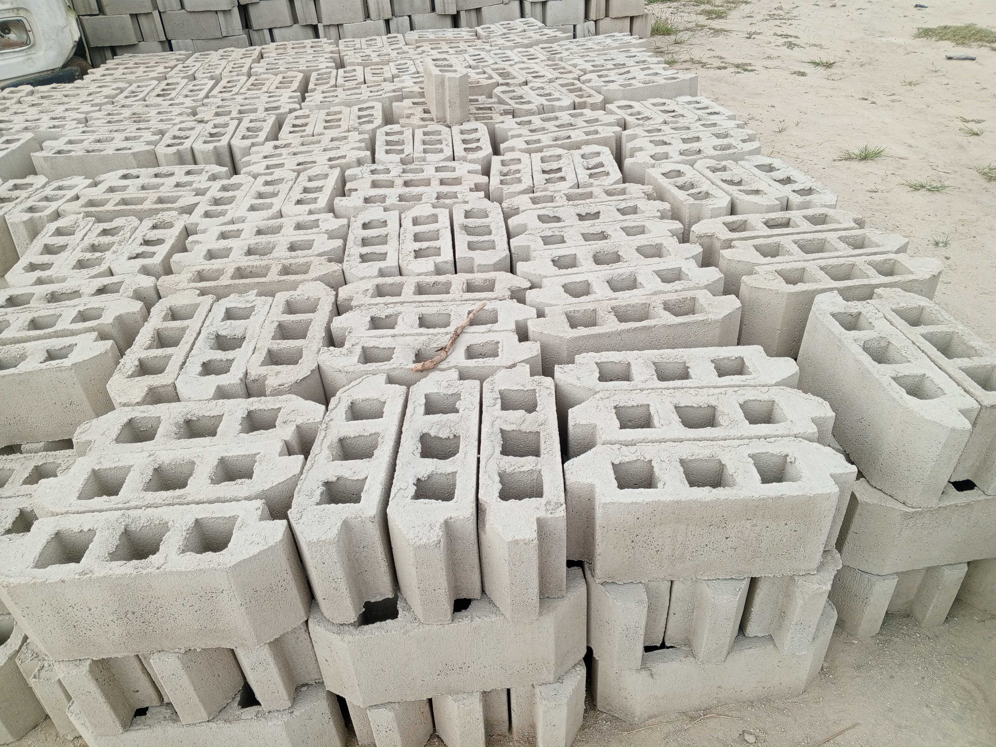 Fabrication et vente de briques de pavés et de bordures