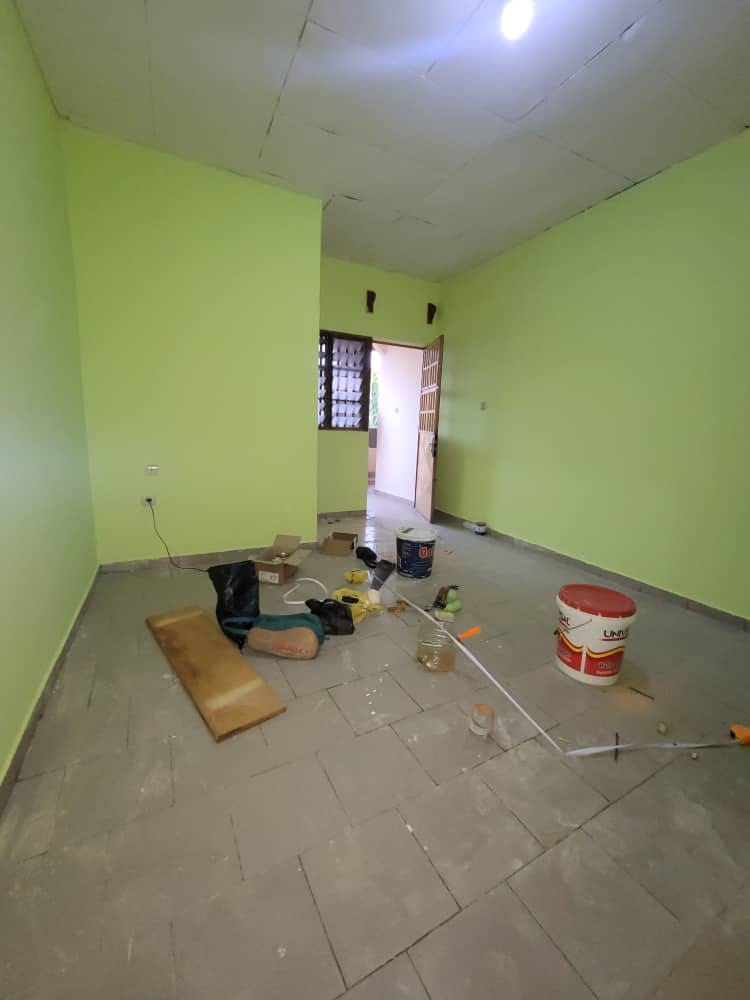 Studio à l'étage à Nsimeyong