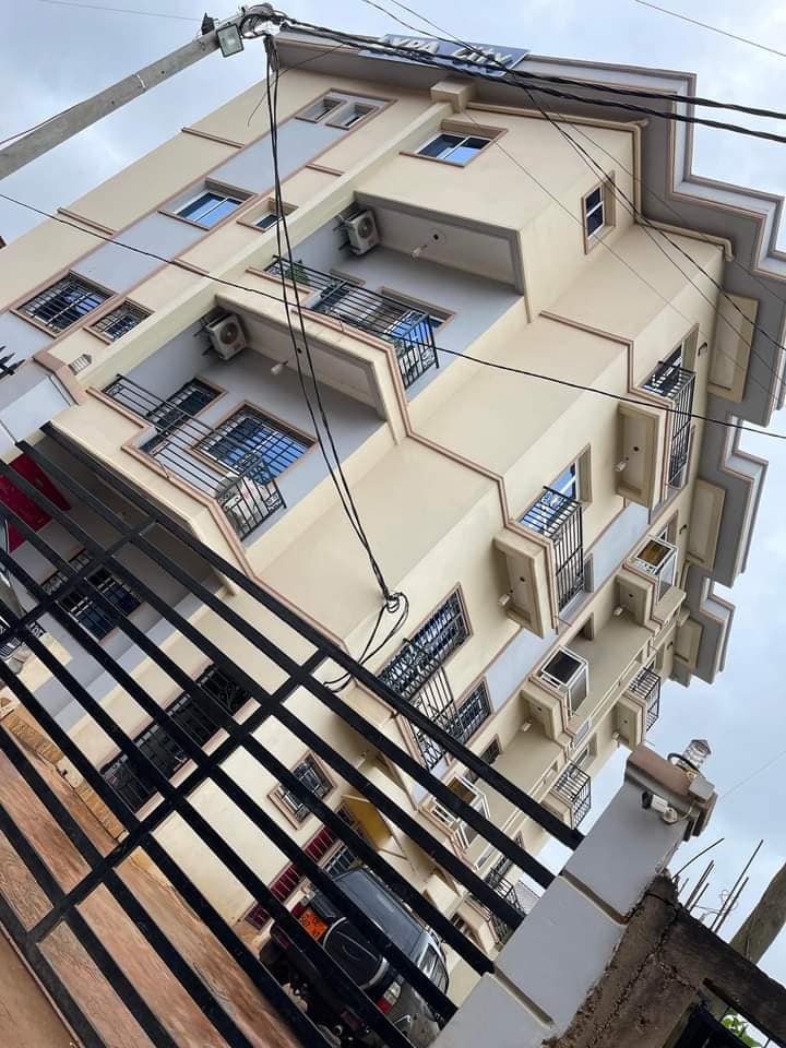 Appartement neuf haut standing à Mimboman avec clim eau chaude parking gardien caméra Appartement neuf haut standing à Mimboman avec clim eau chaude parking gardien caméra