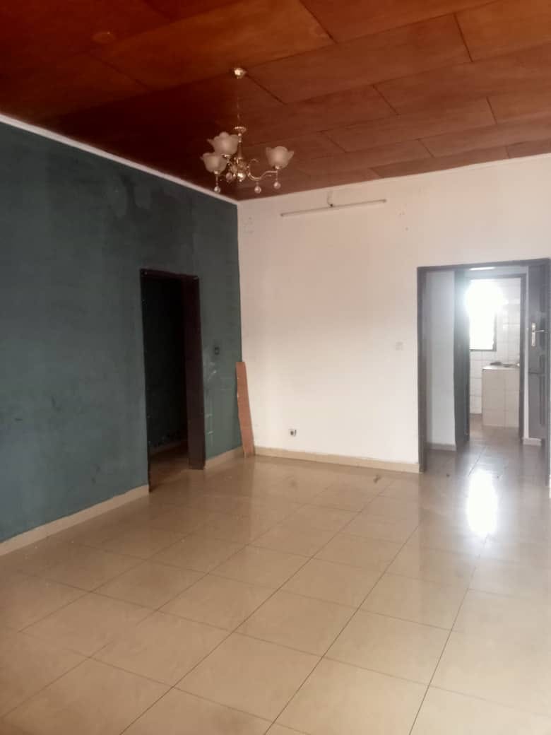 Joli appartement avec parking à Awae