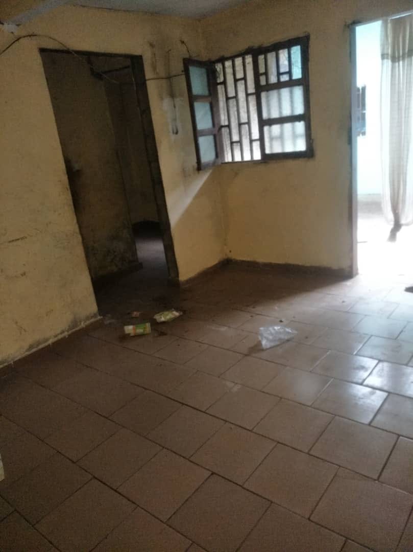 Joli studio avec parking à Awae