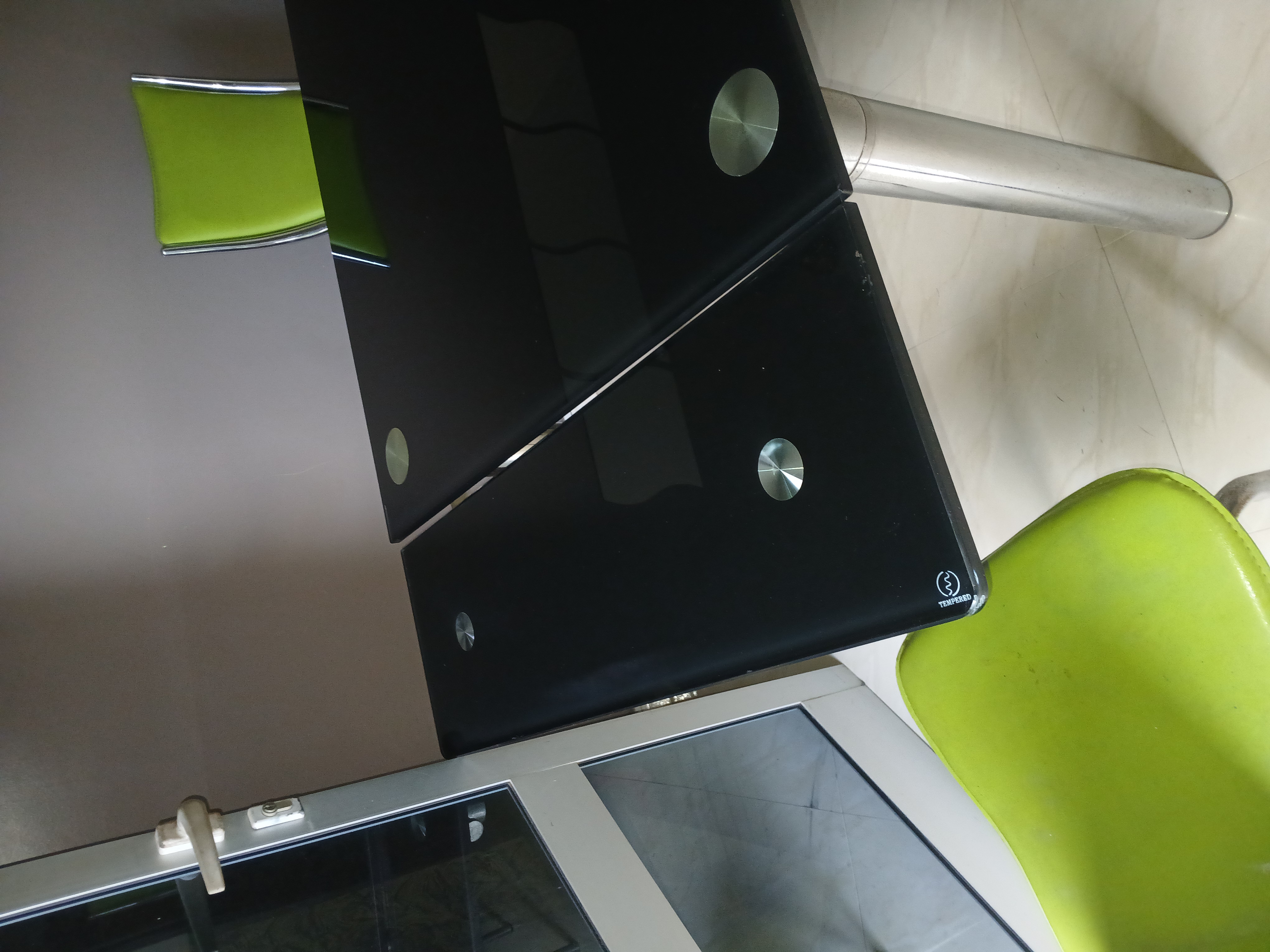 Table à manger extensible en verre + 6 chaises