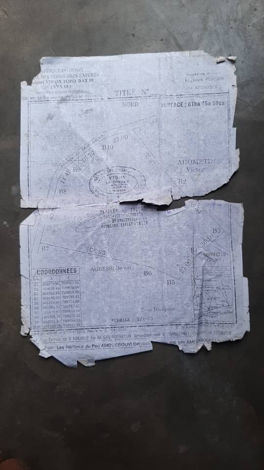 Huit (08) parcelles ensemble à vendre