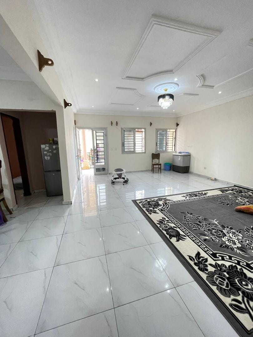 Belle villa avec forage parking à Emana tradex