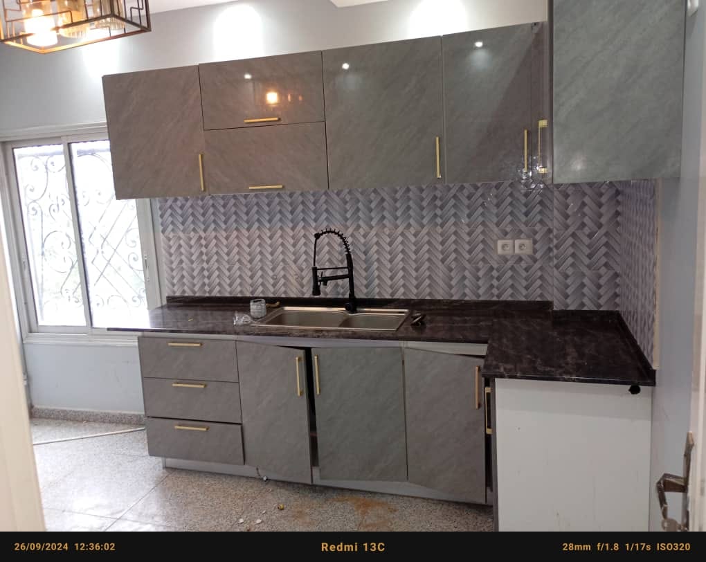 Appartement neuf avec forage parking à Odza