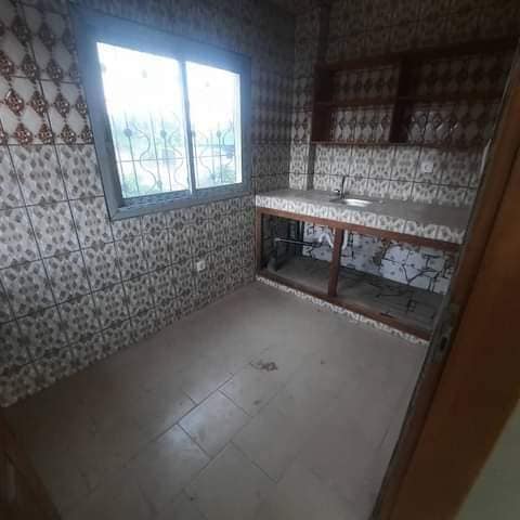 Studio neuf haut standing avec parking forage à Nkoabang