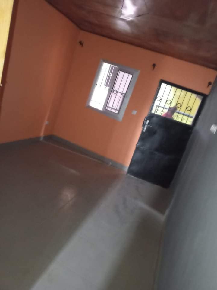 Studio neuf avec forage à Nkoabang