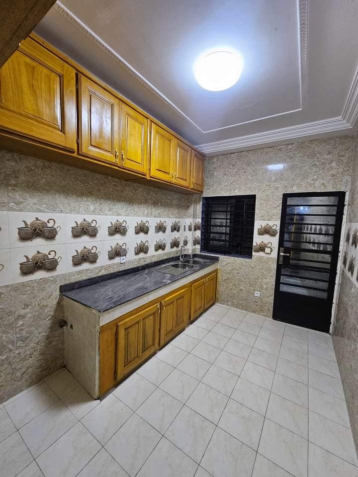 Appartement haut standing avec clim eau chaude gardien forage parking à Odza Messamendongo