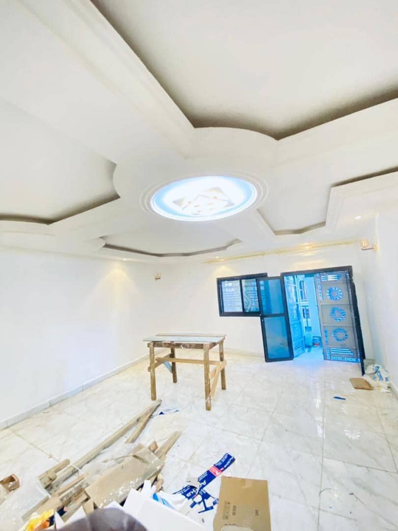 appartement neuf haut standing à Etoudi.Bordure de route