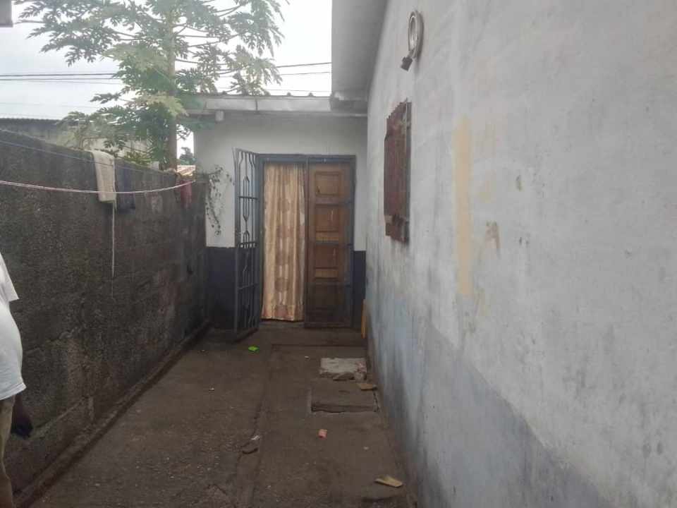 DEMI TERRAIN A NKOUIKOU DEMI TERRAIN A NKOUIKOU