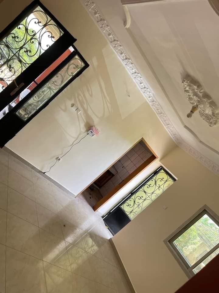 Appartements neufs avec gardien, forage parking à Odza Meyo. Moto200F