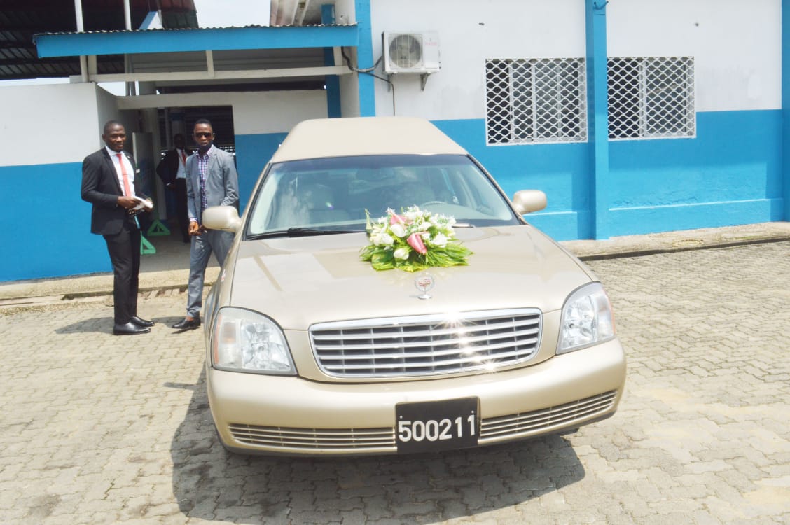 location Corbillard Lincoln Limousine