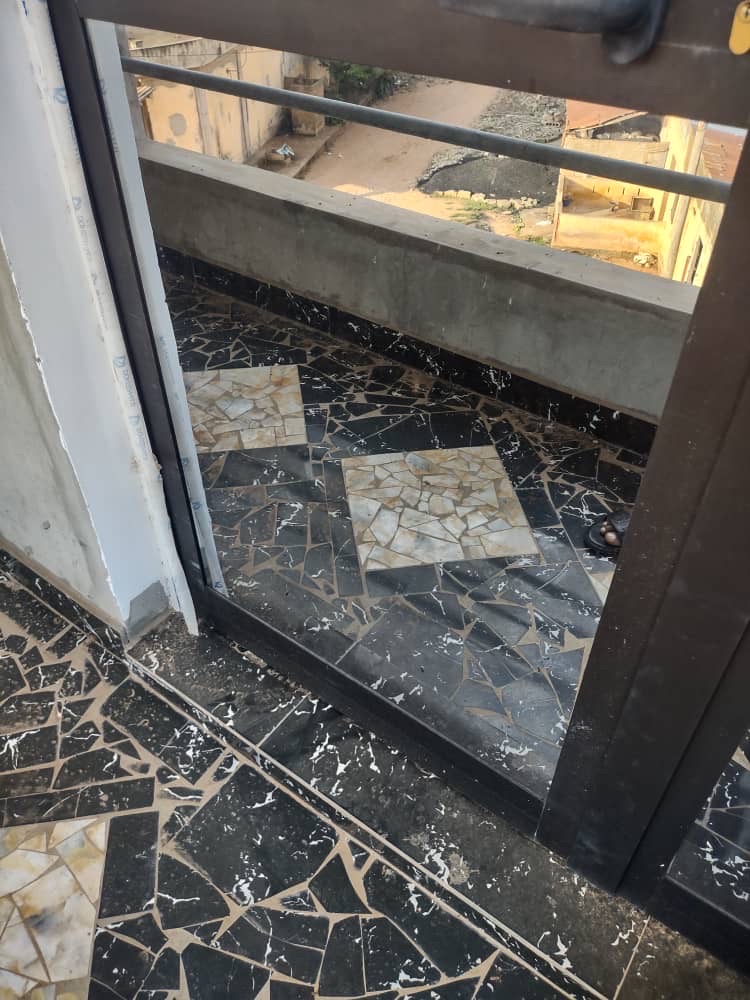 villa cour unique de 3 chambres 2 salon Assigome