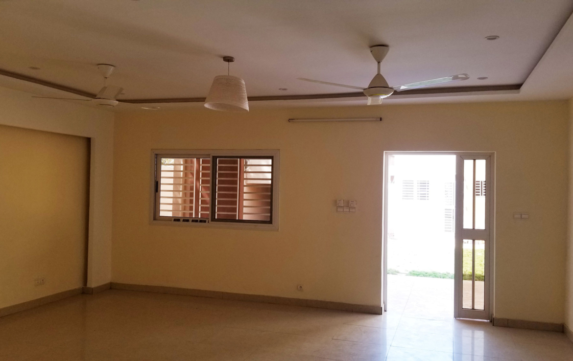 LOCATION D’UNE MINI VILLA NON MEUBLEE DE TYPE F4 AU QUARTIER WEMTENGA SUR PERFECTOR IMMOBILIER.