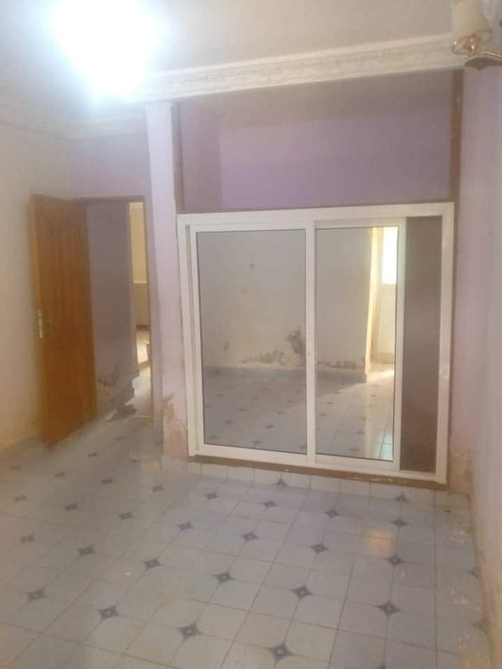 Appartement avec parking à Emana