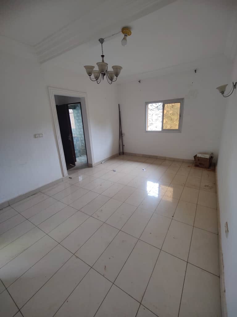 Studio avec 2 douches , parking à Emana tradex