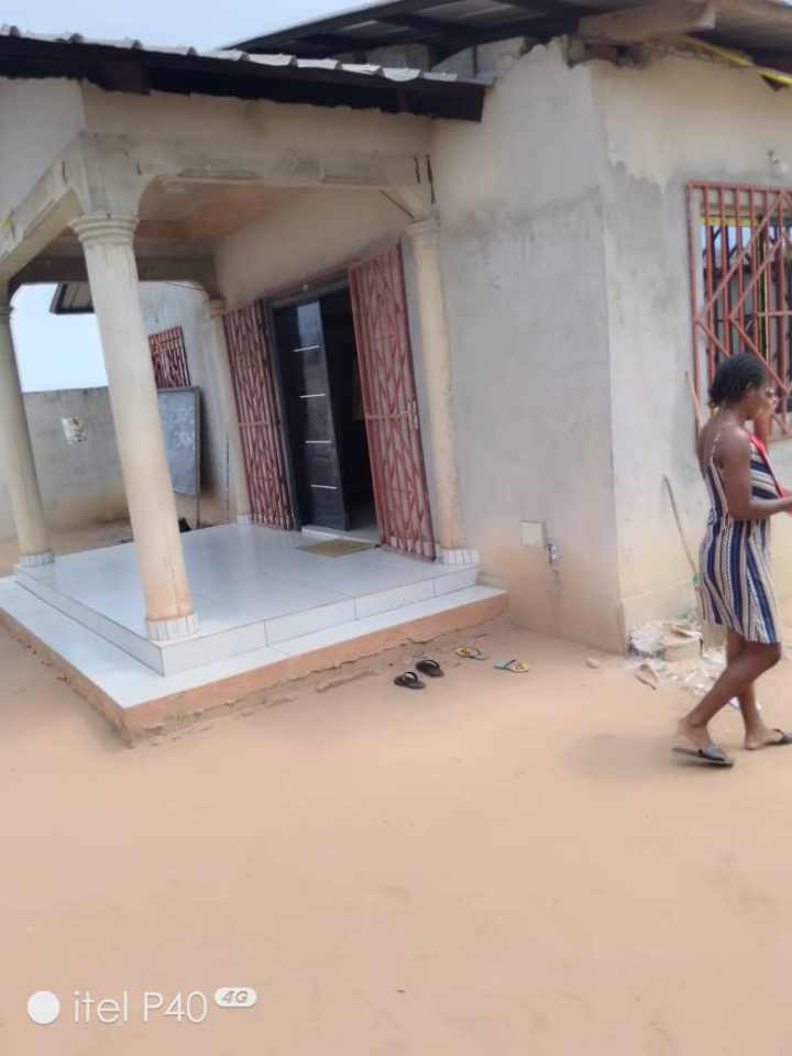 PARCELLE AVEC MAISON PARCELLE AVEC MAISON